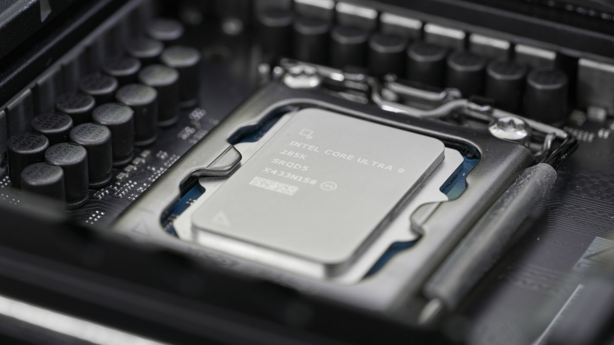 Intel CPU Crunch: PC Makers Forced to Pricey Chips