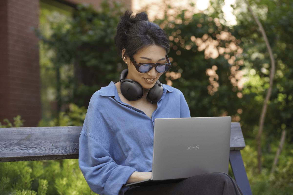 Dell XPS 13 Challenges MacBook Neo with Affordable Price and Premium Features